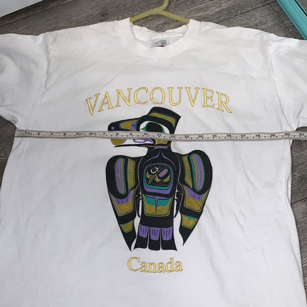 Vintage Vancouver Canada white cotton graphic T-shirt L Totum pole Indian bird - Picture 6 of 15